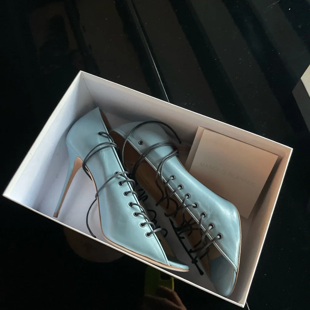 Manolo Blahnik new powder blue lace up pumps - Picture 1 of 6